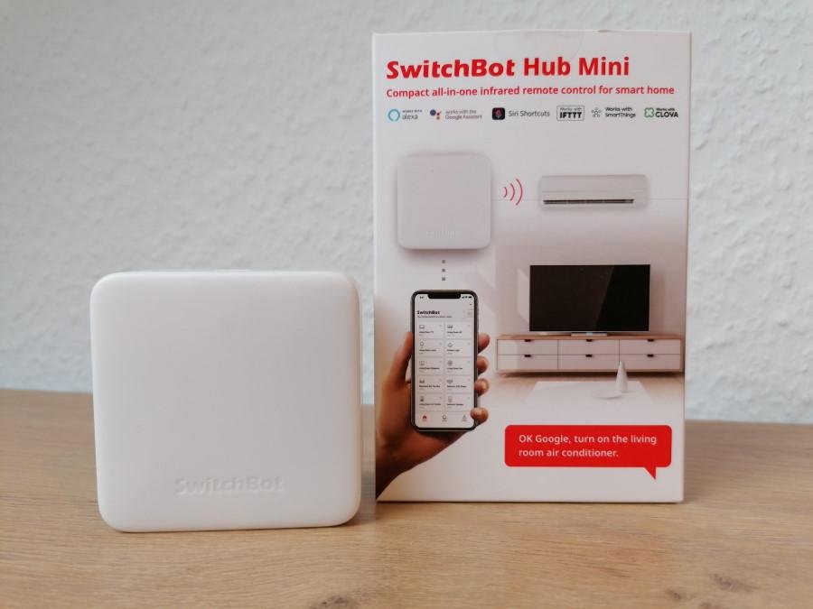 Der SwitchBot Hub mit integrierter Fernbedienung.